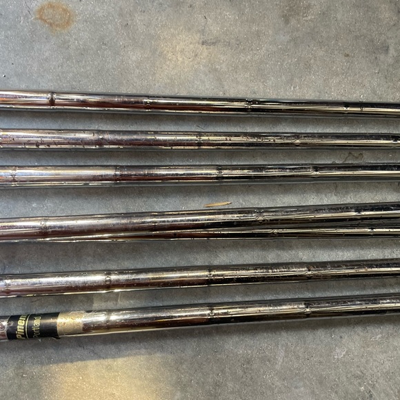 Ampex tour iron set in RH. 
7 pc iron set 
Steel shafts in S flex - Picture 6 of 11